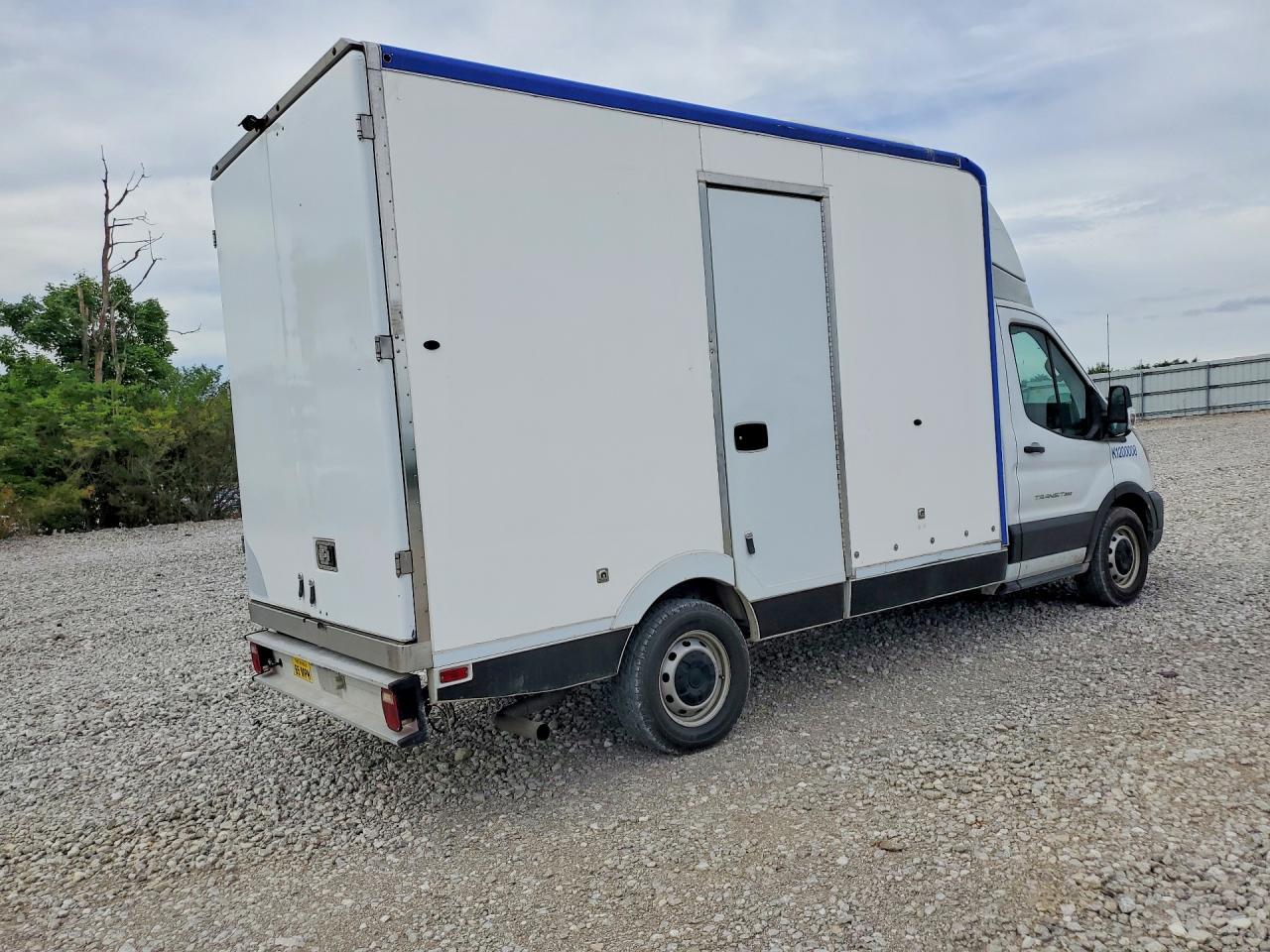 2020 Ford Transit Delivery Truck - Image 3