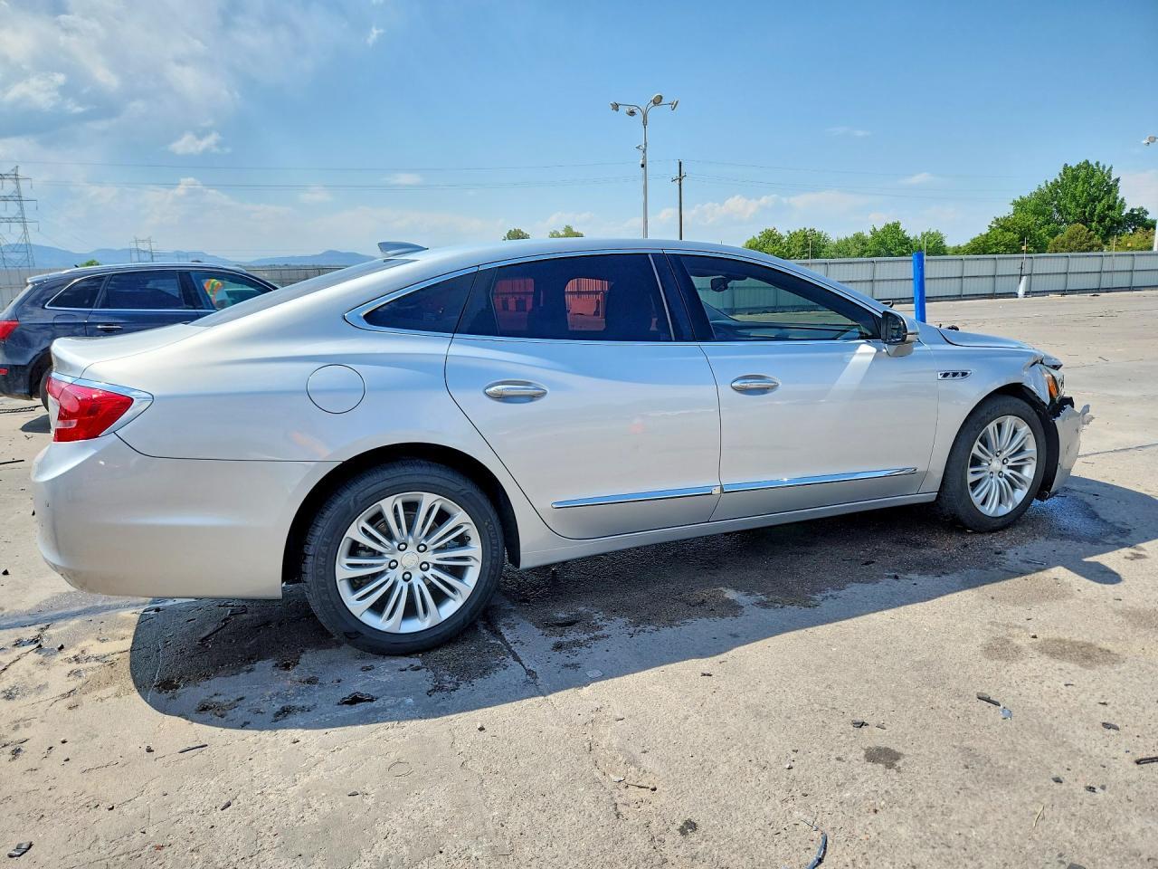 2018 Buick Lacrosse Essence - Image 3