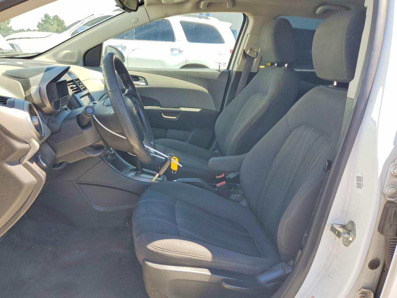2016 Chevrolet Sonic Lt - Image 7