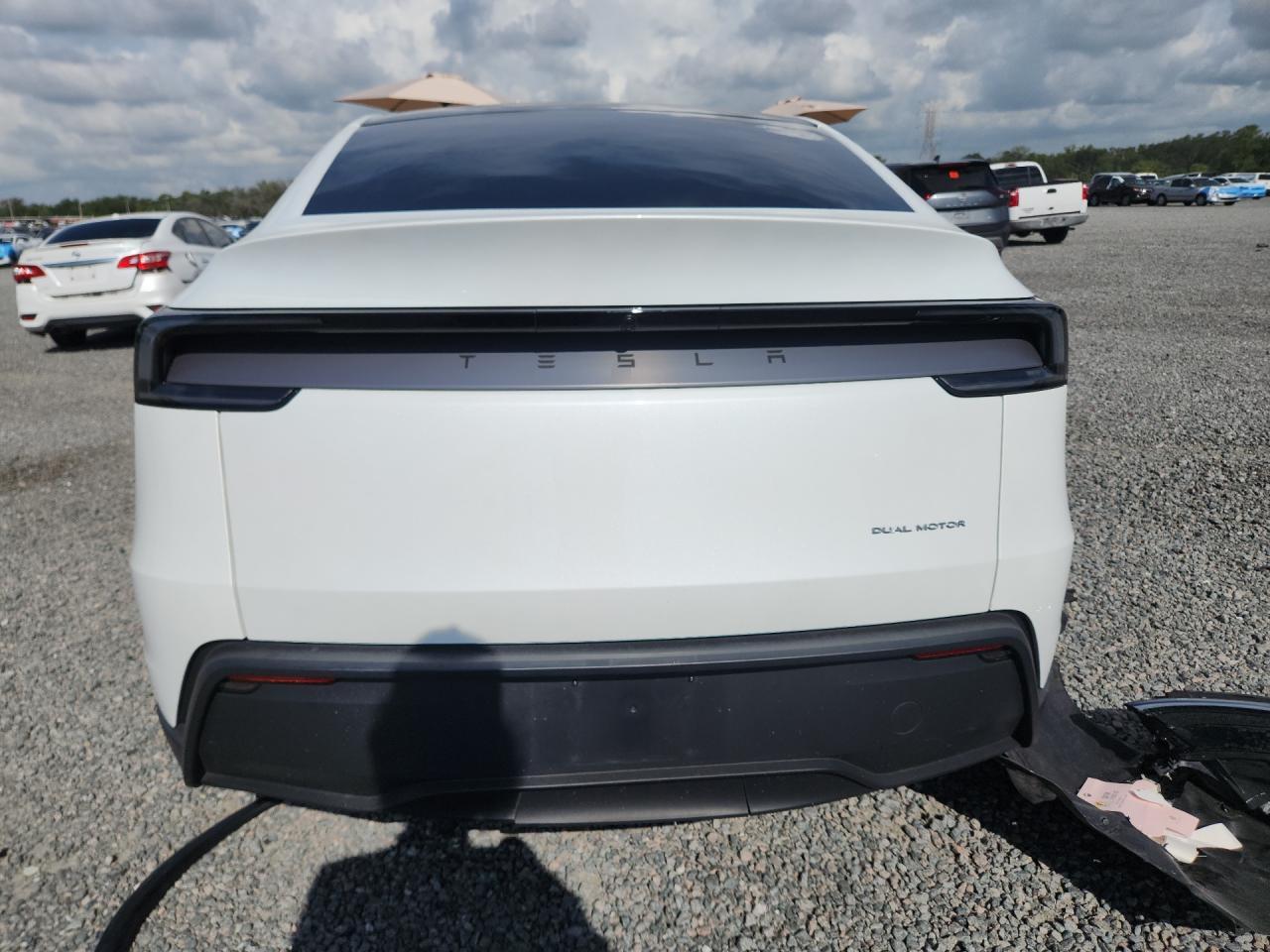 2026 Tesla Model Y - Фото 6