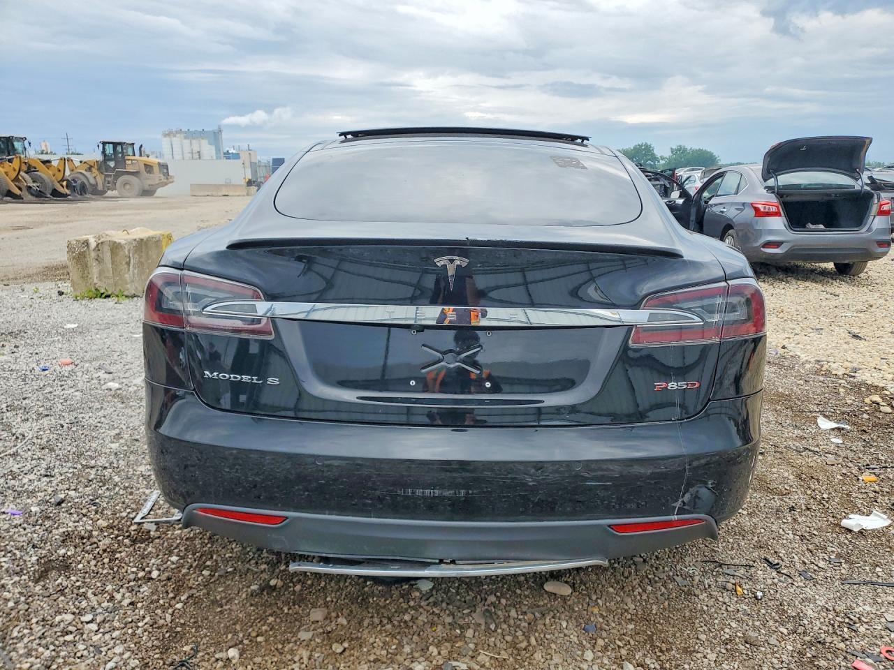 2014 Tesla Model S - Image 6