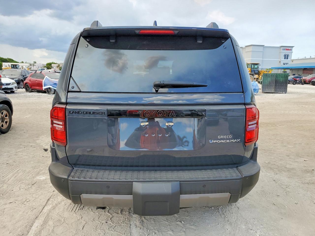2025 Toyota Land Cruiser Base - Фото 6