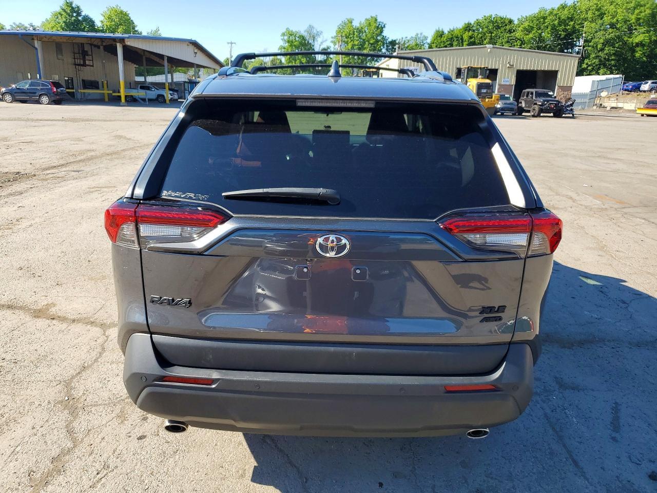 2024 Toyota Rav4 Xle Premium - Image 6