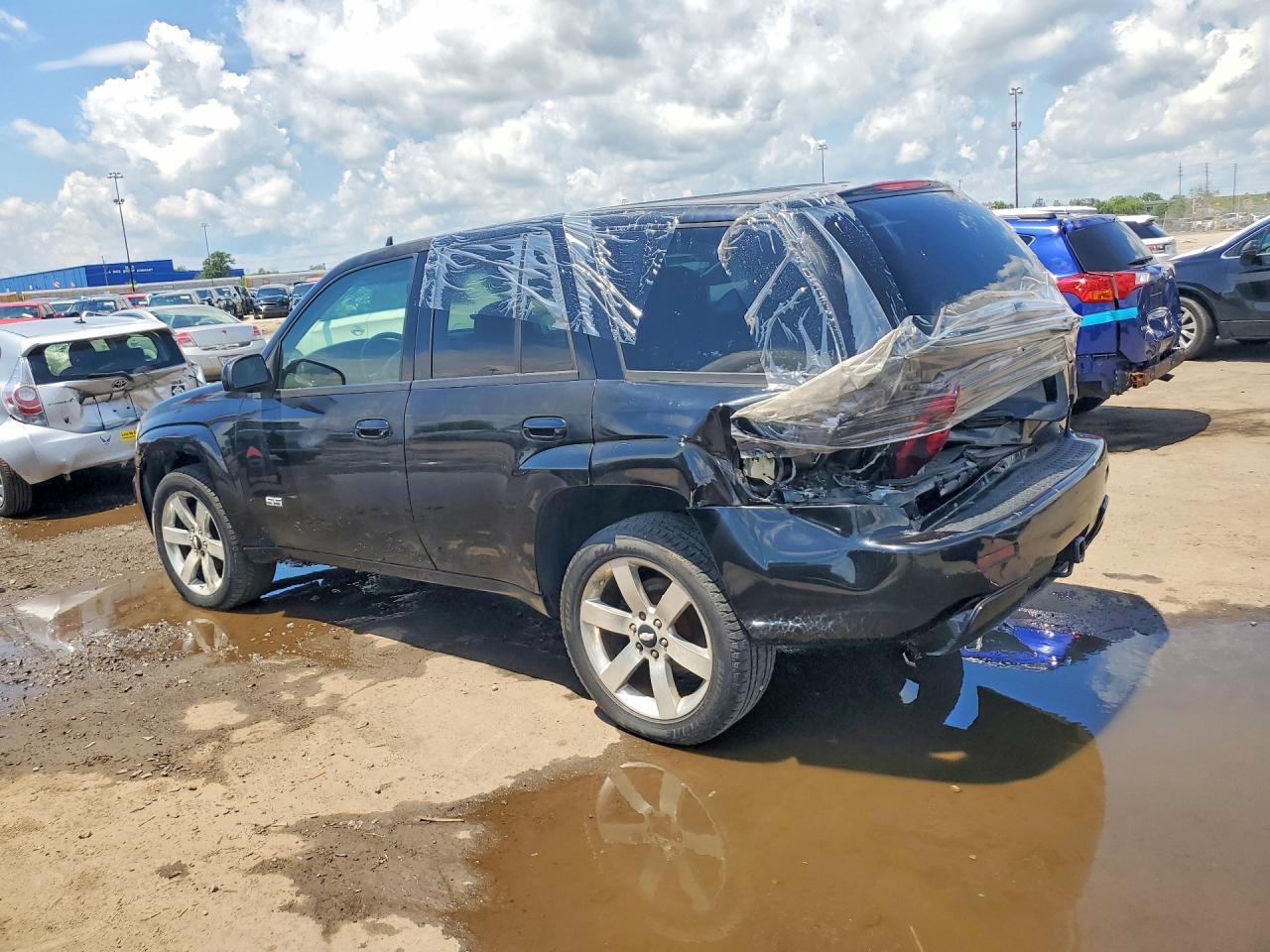 2006 Chevrolet Trailblazer Ss - Image 2