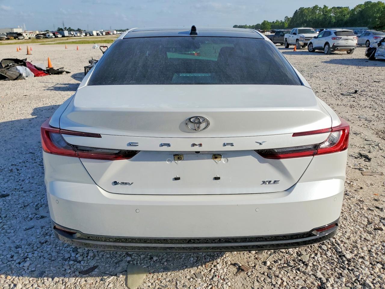2025 Toyota Camry Xle - Фото 6