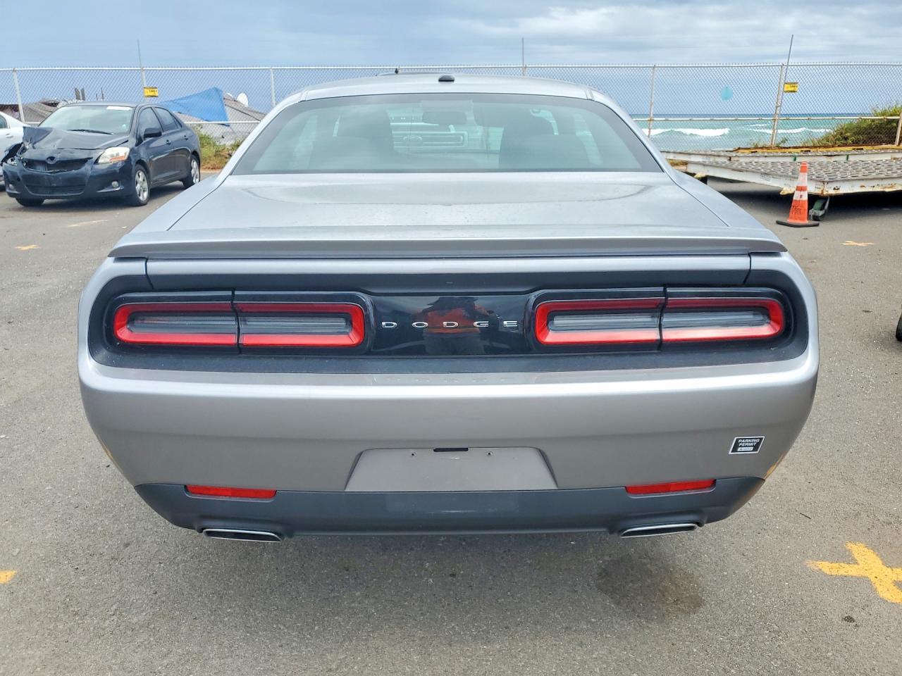 2017 Dodge Challenger Sxt - Image 6