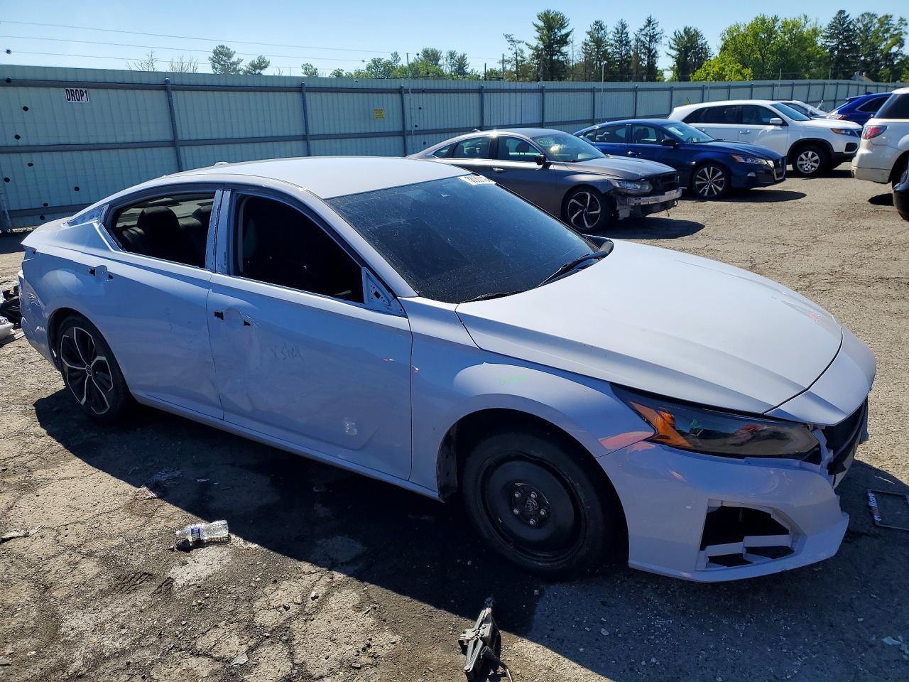 2023 Nissan Altima Sr - Image 4