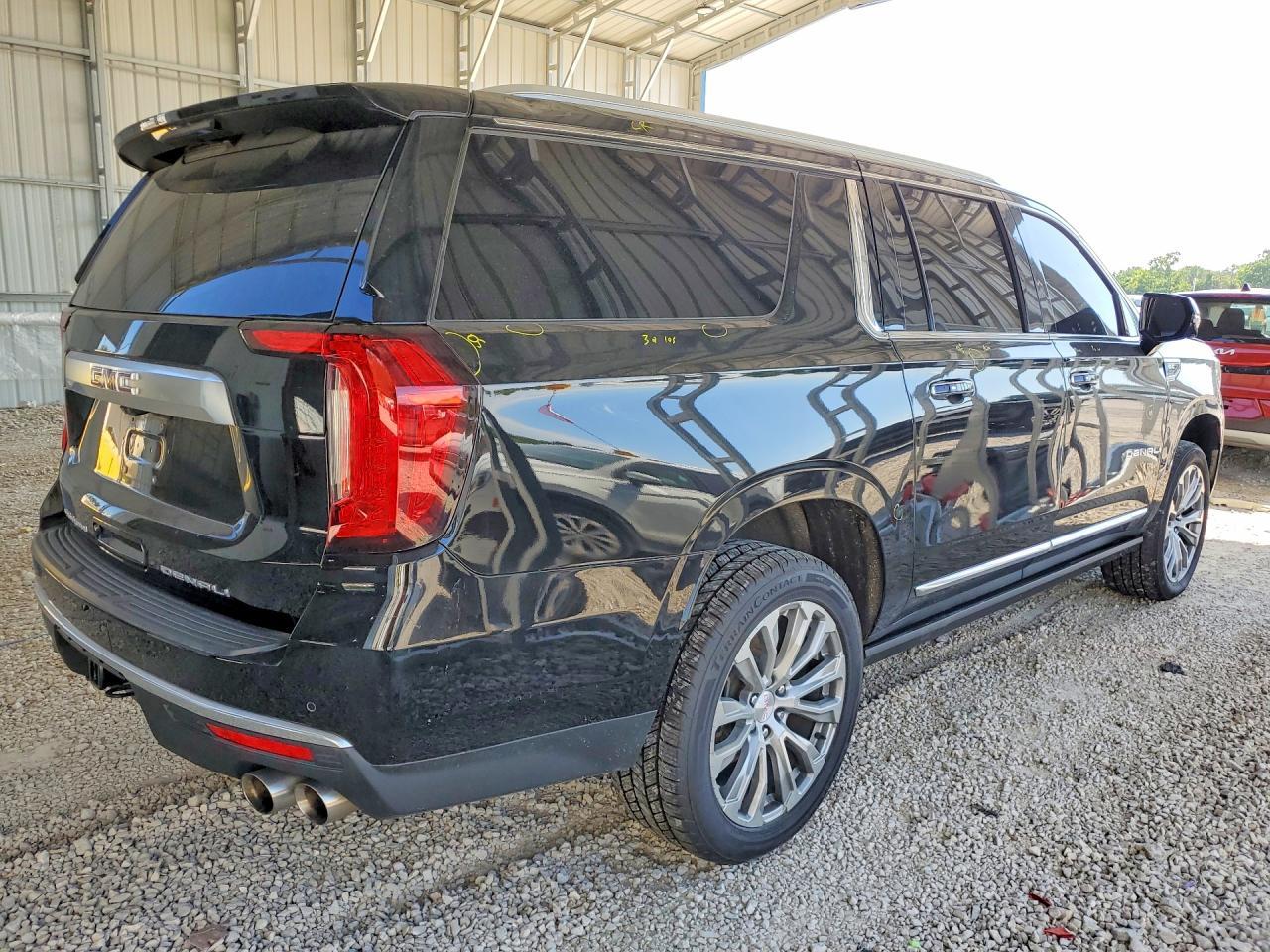 2022 GMC Yukon Xl Denali - Фото 3