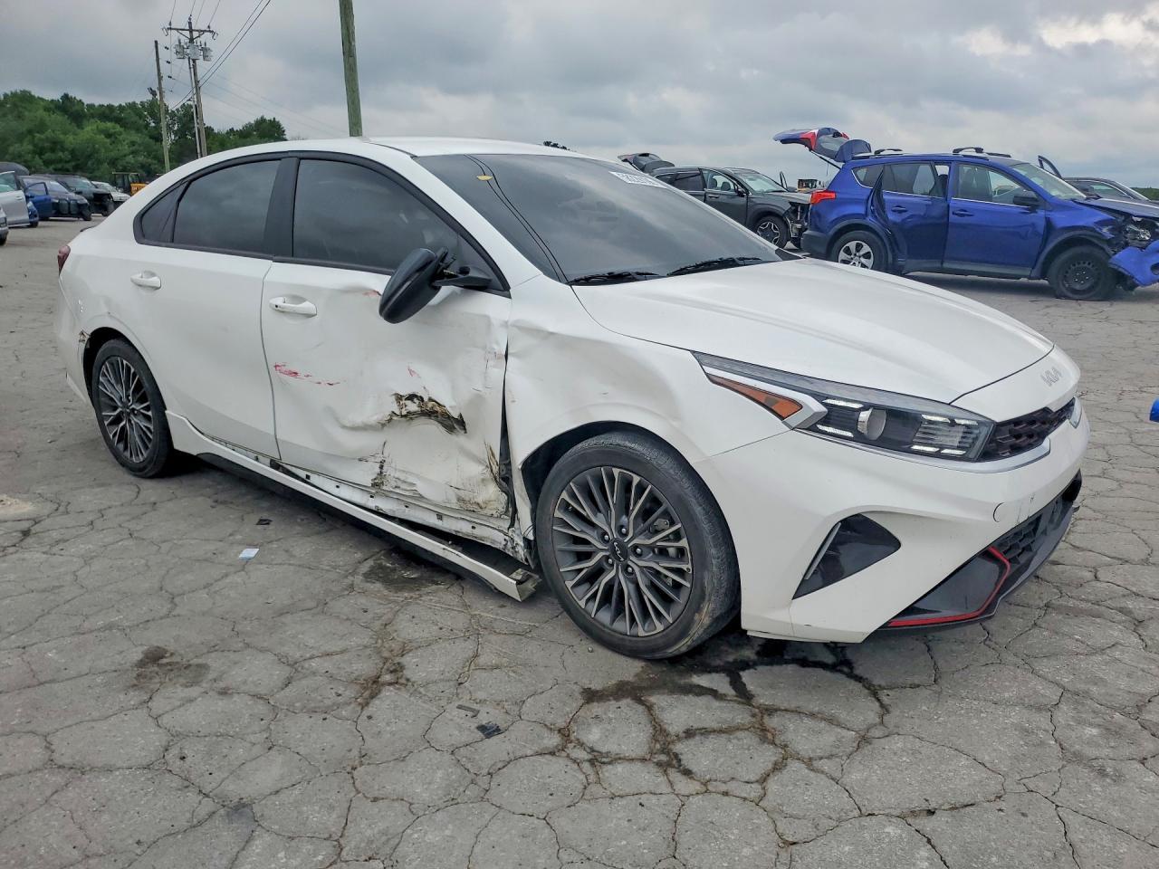 2024 Kia Forte Gt Line - Image 4