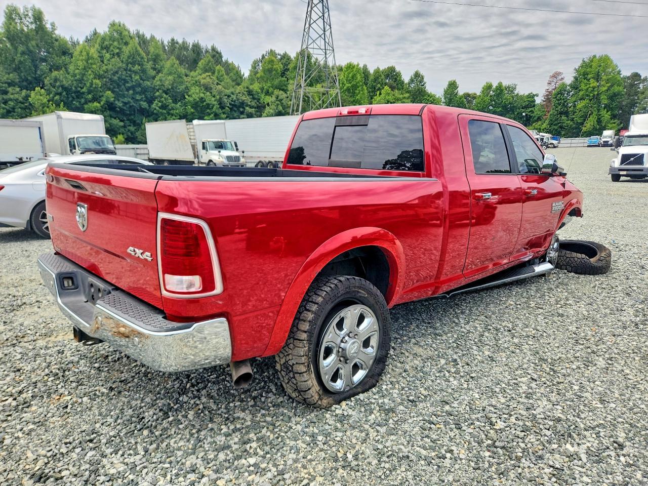 2017 Ram 3500 Laramie - Фото 3