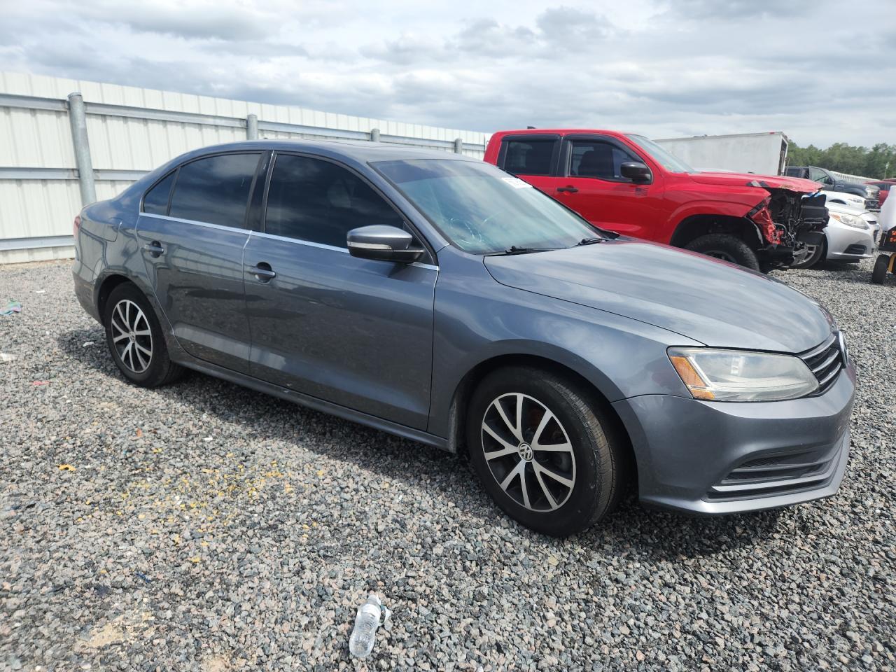 2017 Volkswagen Jetta Se - Фото 4