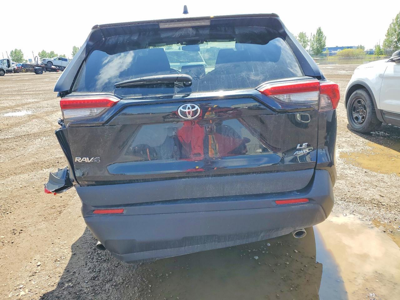 2023 Toyota Rav4 Le - Image 6
