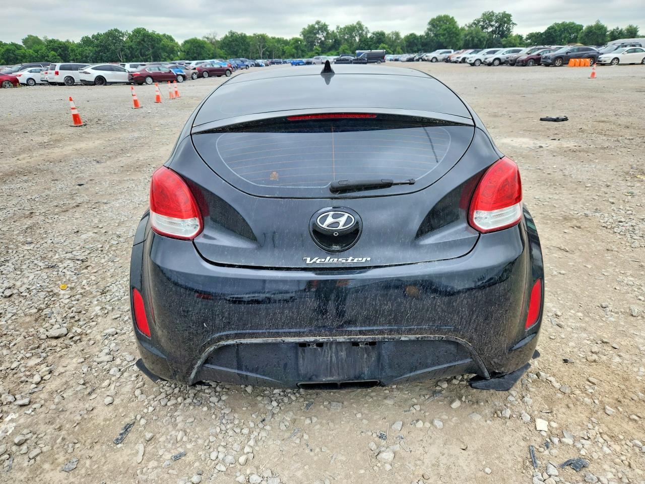 2016 Hyundai Veloster Base - Фото 6