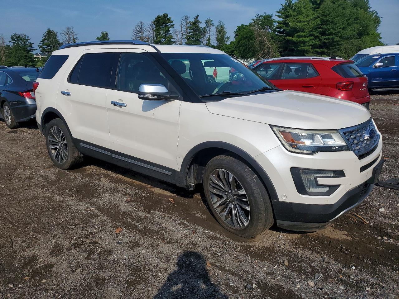 2016 Ford Explorer Platinum - Image 4
