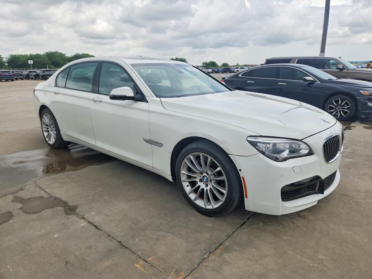 2014 BMW 750 Li - Image 4