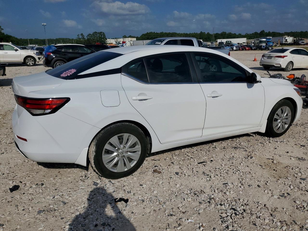 2022 Nissan Sentra S - Image 3
