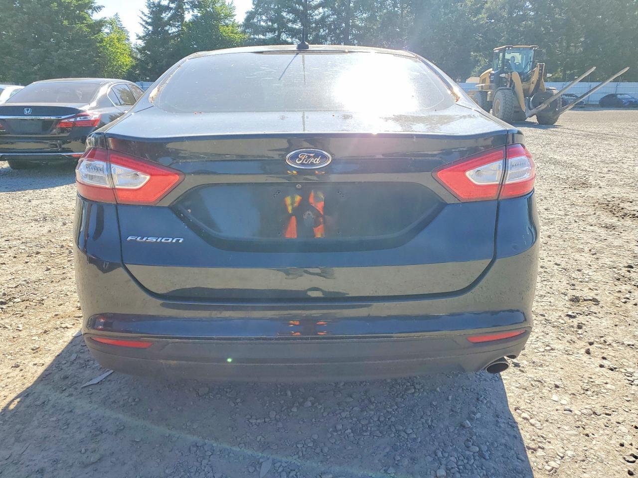 2015 Ford Fusion S - Фото 6