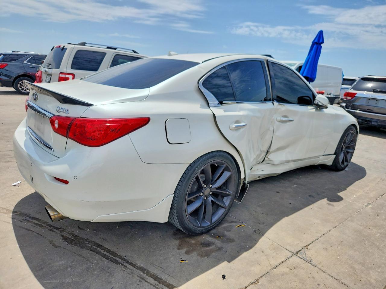 2016 Infiniti Q50 3.0T Premium - Image 3