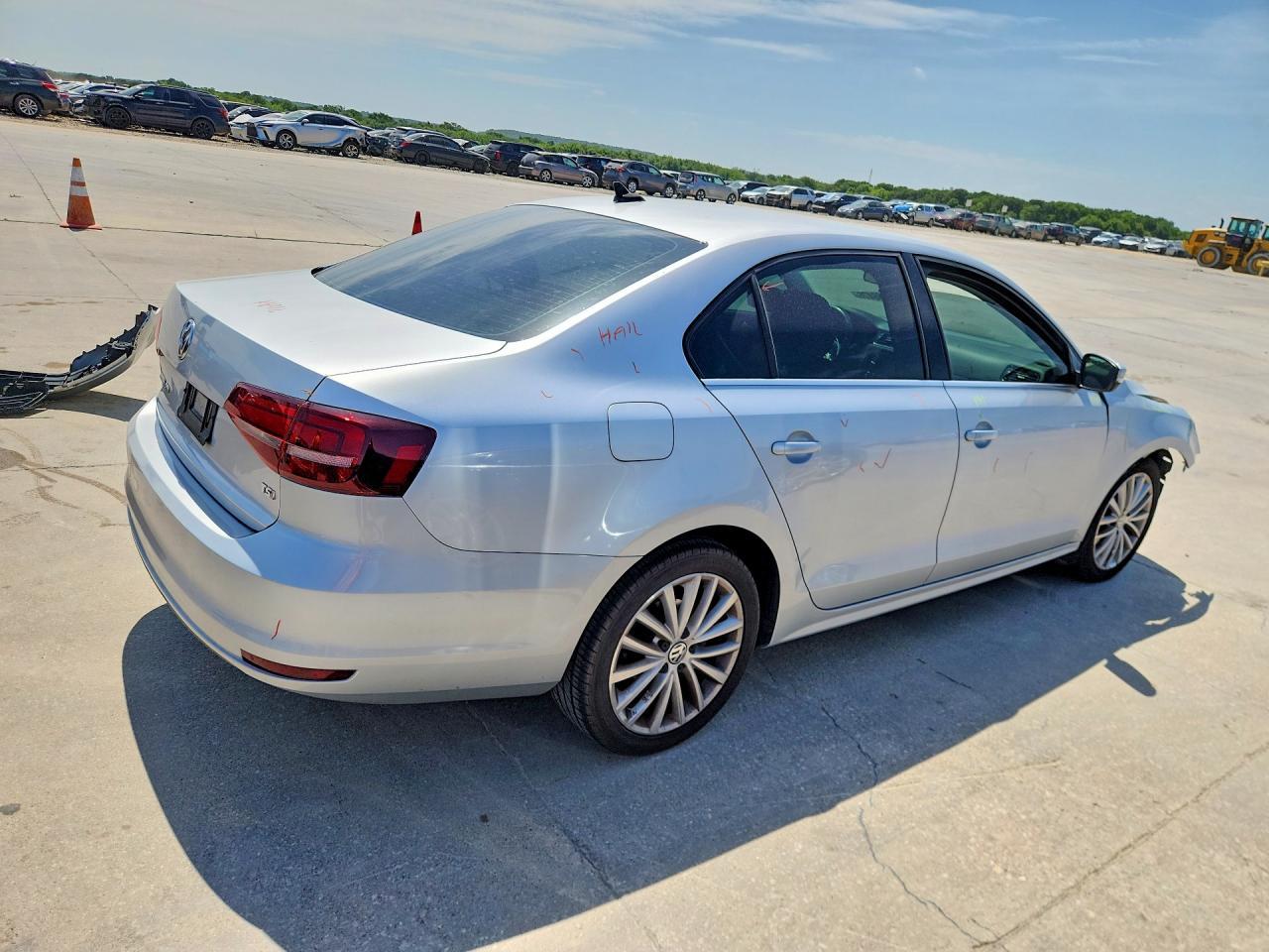 2016 Volkswagen Jetta Sel - Image 3