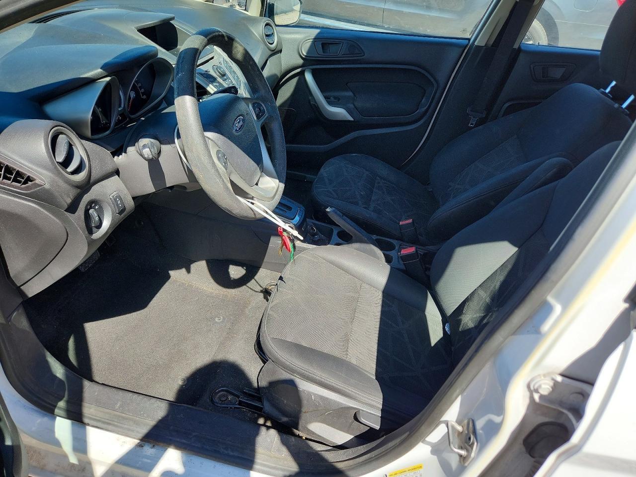 2012 Ford Fiesta Se - Фото 7