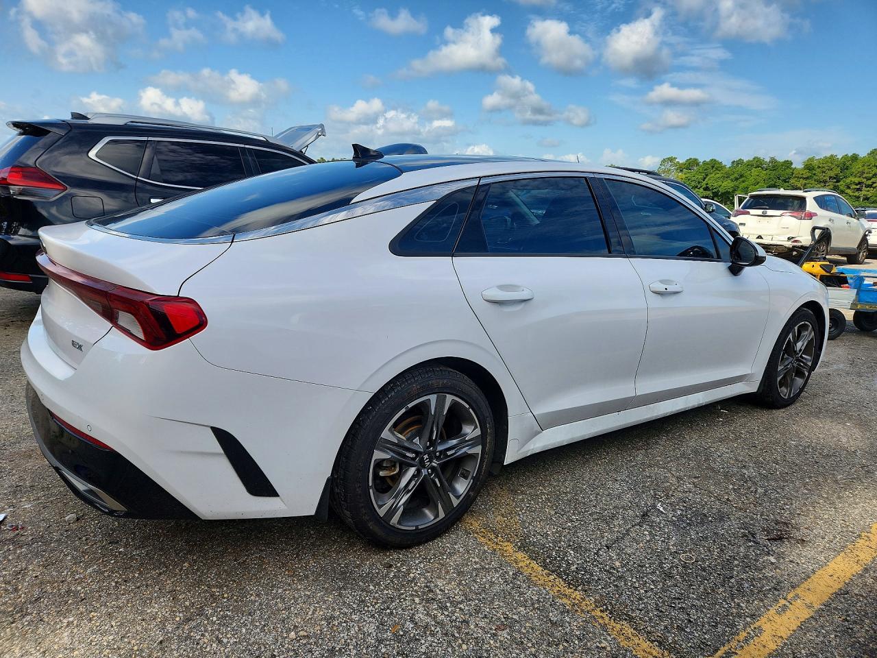 2021 Kia K5 Ex - Image 3