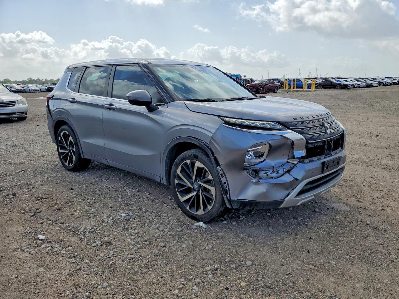 2023 Mitsubishi Outlander Se - Фото 4