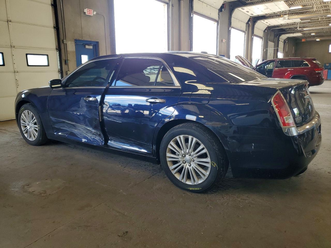 2012 Chrysler 300 Limited - Фото 2