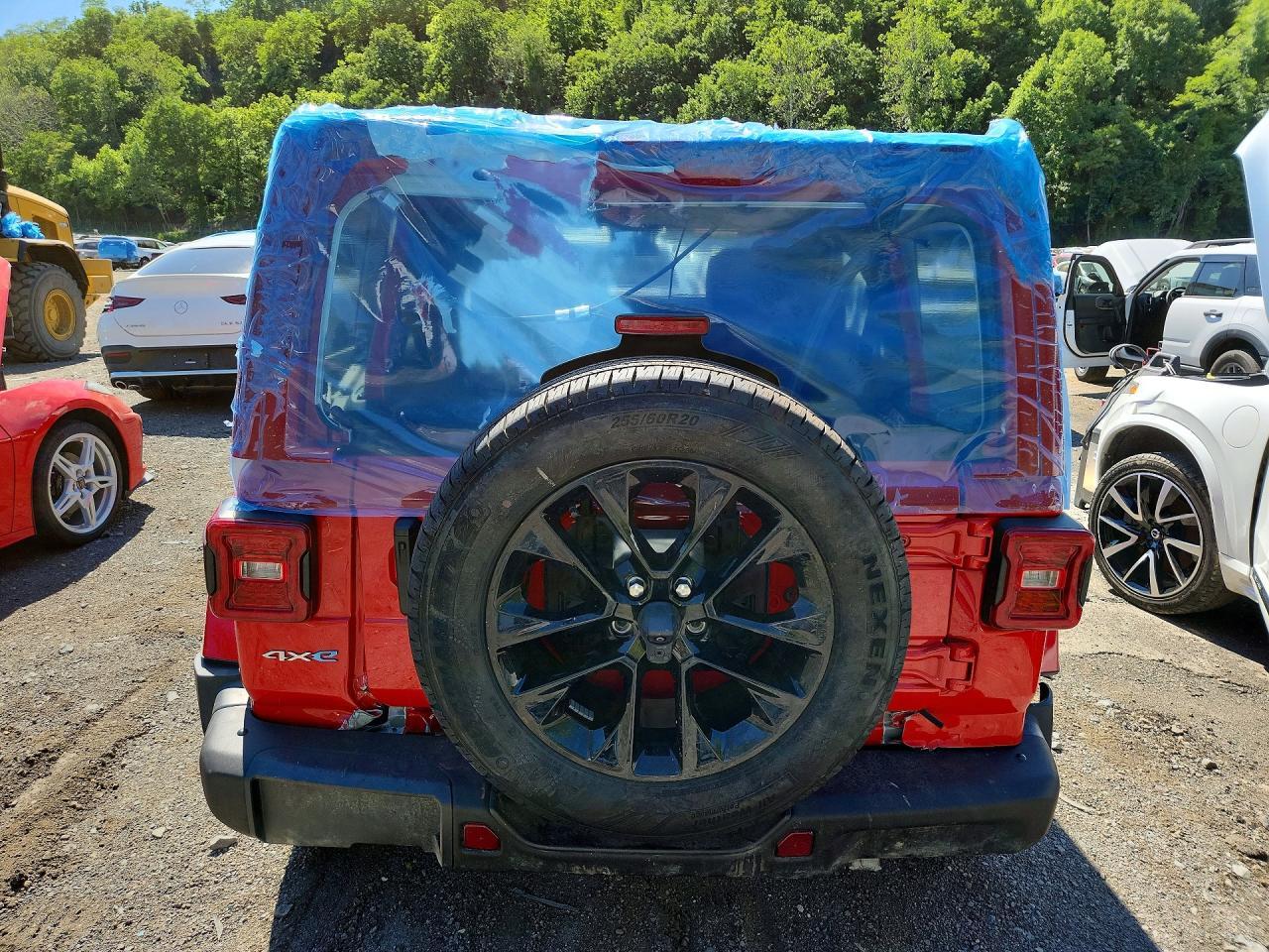2024 Jeep Wrangler Sahara 4Xe - Фото 6