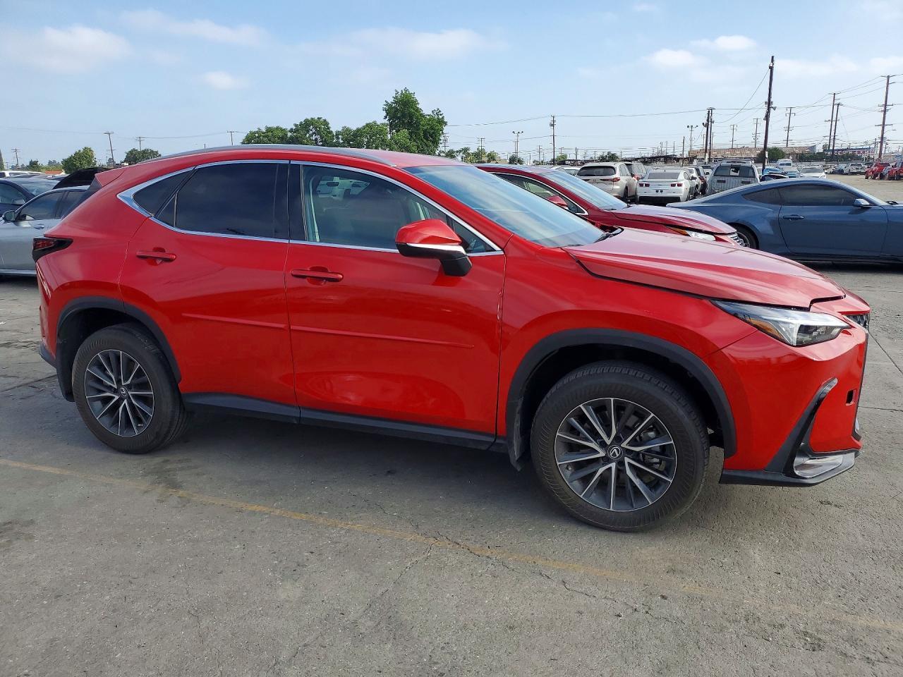 2022 Lexus Nx 250 - Image 4