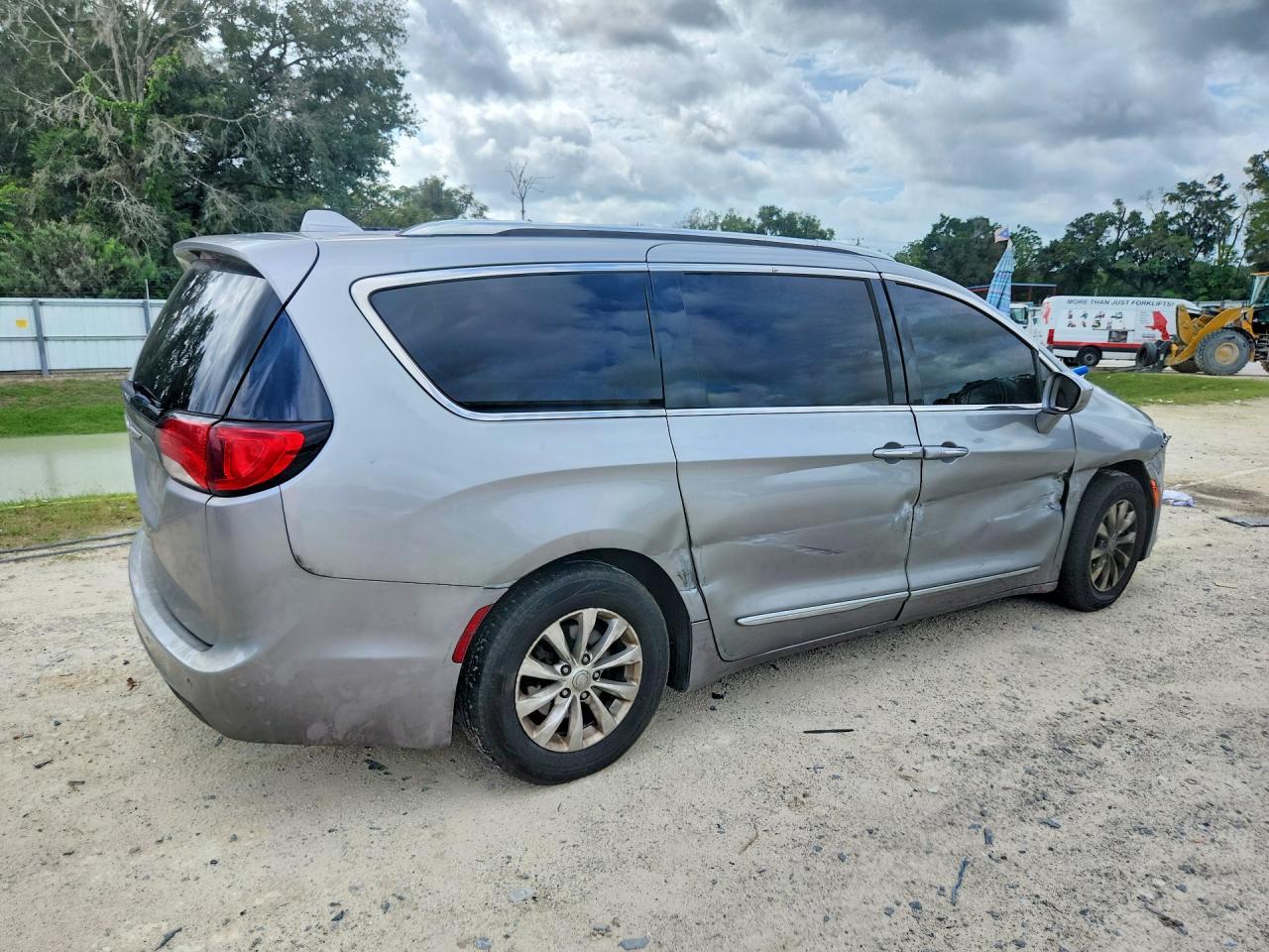 2018 Chrysler Pacifica Touring L - Фото 3