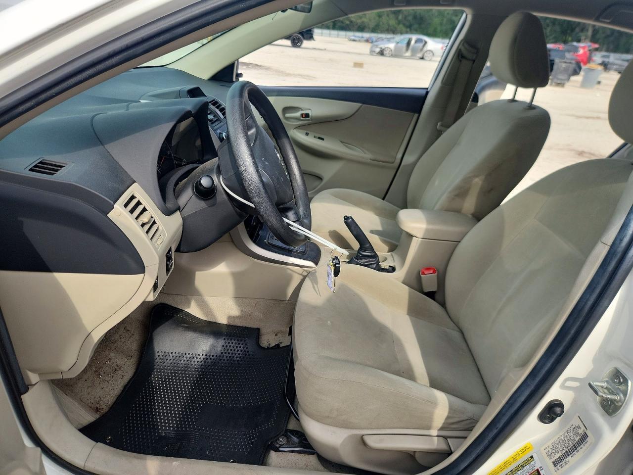 2013 Toyota Corolla L - Фото 7