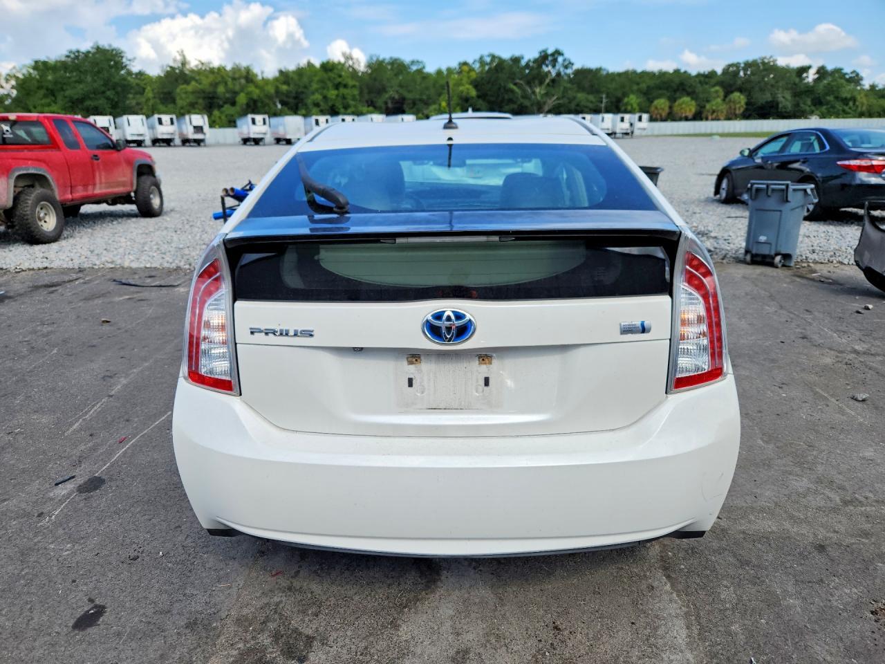 2015 Toyota Prius Four - Image 6