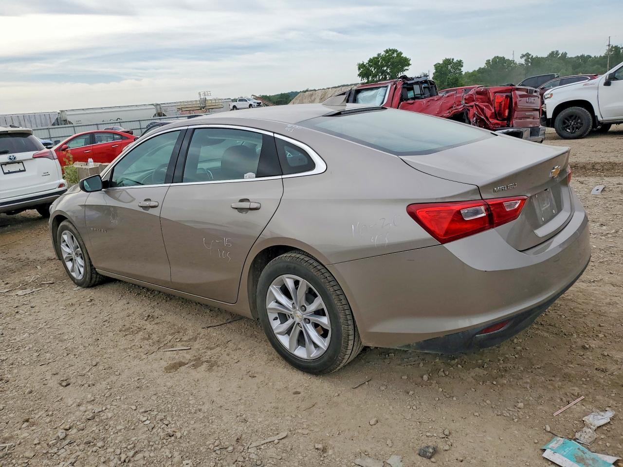 2023 Chevrolet Malibu Lt - Фото 2