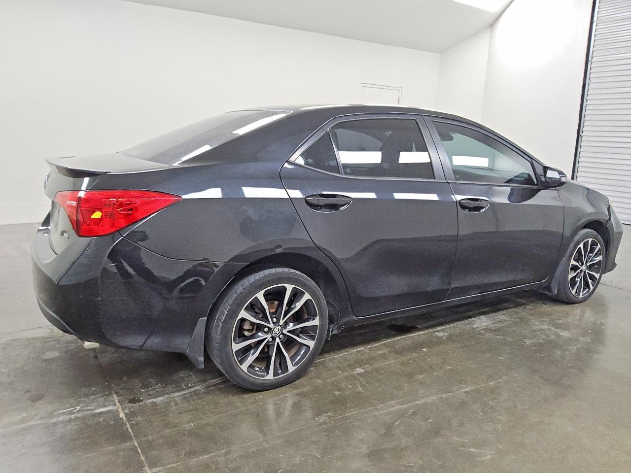 2019 Toyota Corolla Se - Фото 3
