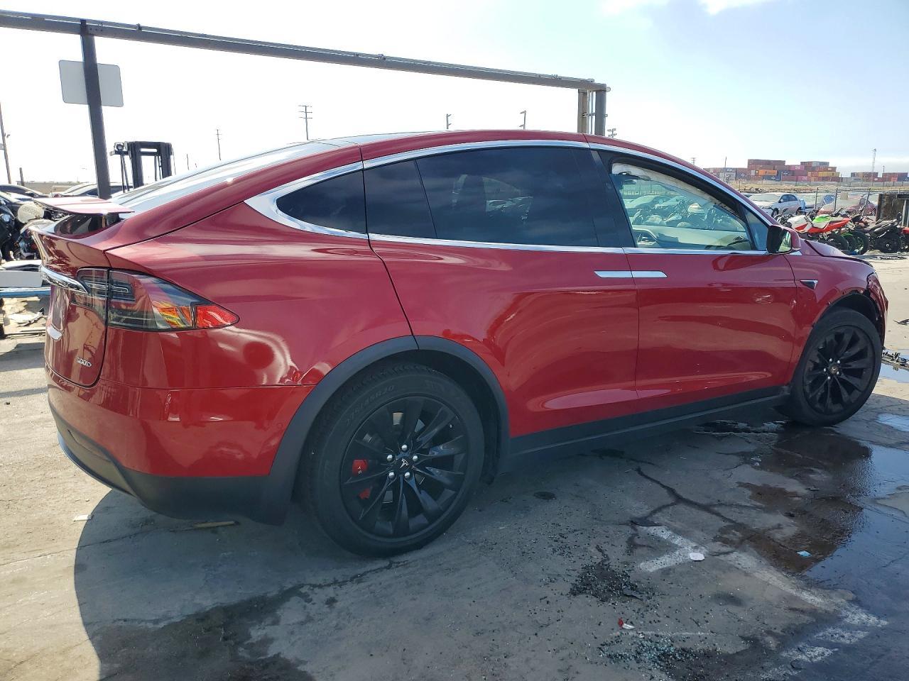 2017 Tesla Model X - Фото 3