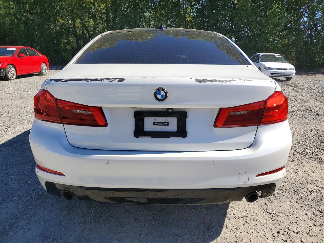 2019 BMW 530Xe - Image 6