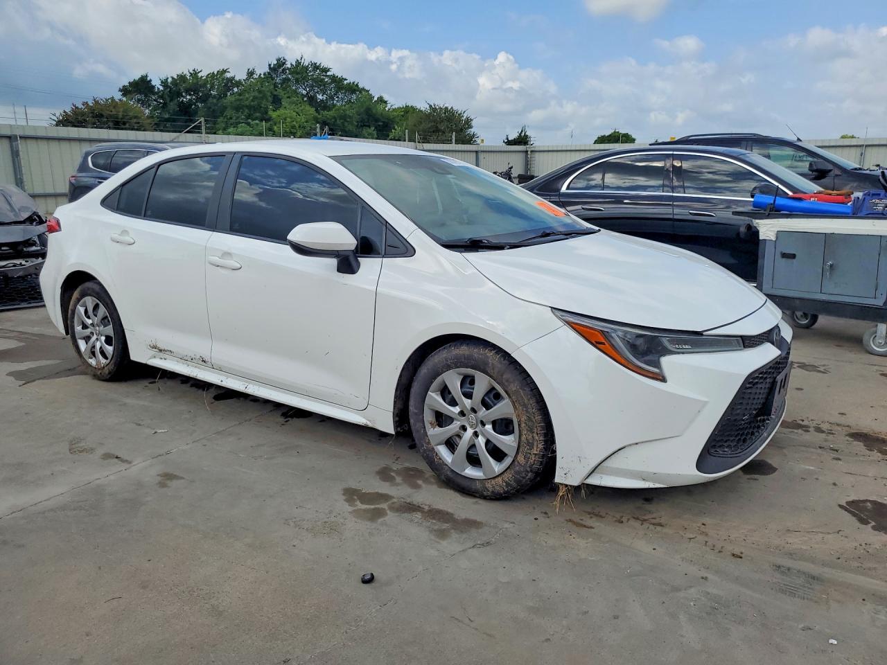 2022 Toyota Corolla Le - Image 4