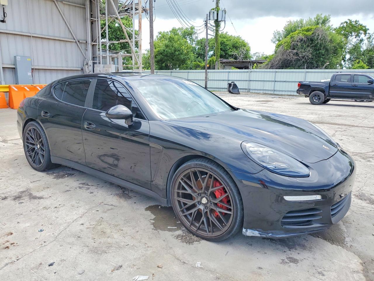 2014 Porsche Panamera 2 - Image 4