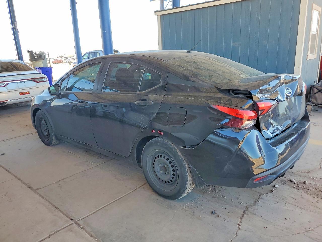 2020 Nissan Versa S - Фото 2