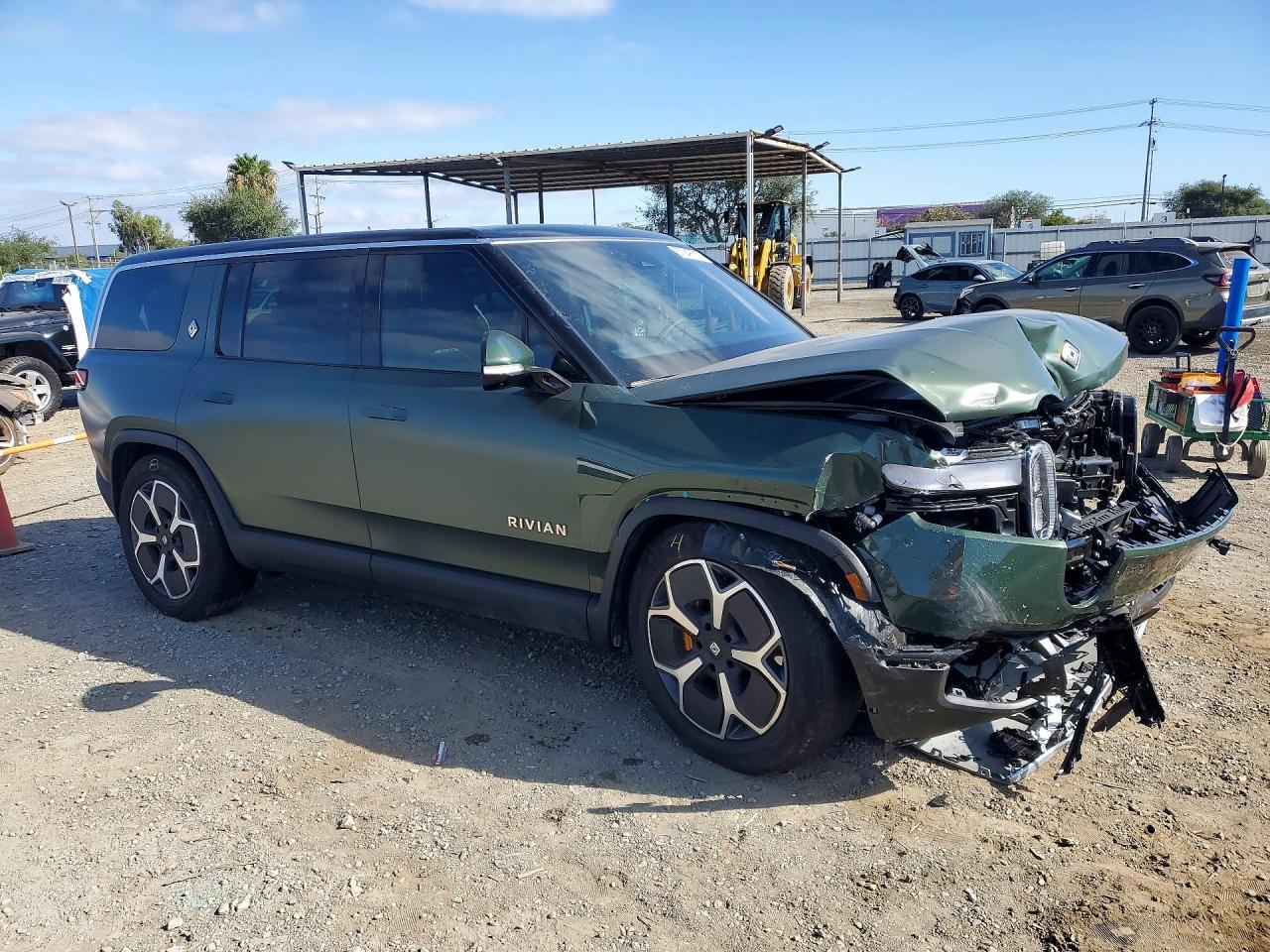2023 Rivian R1S Adventure - Фото 4