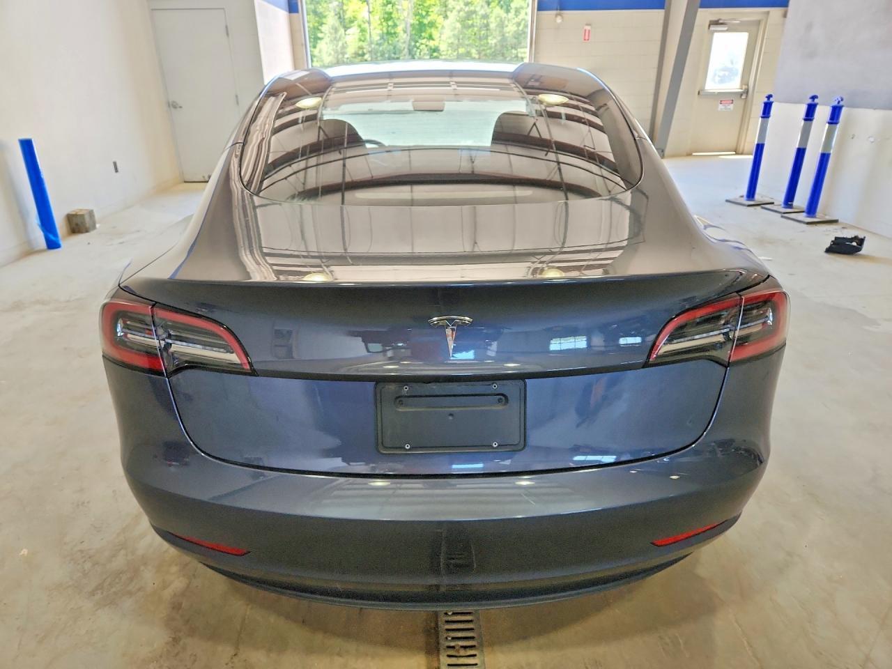 2023 Tesla Model 3 - Фото 6
