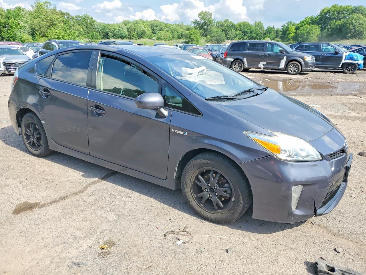 2015 Toyota Prius Three - Фото 4