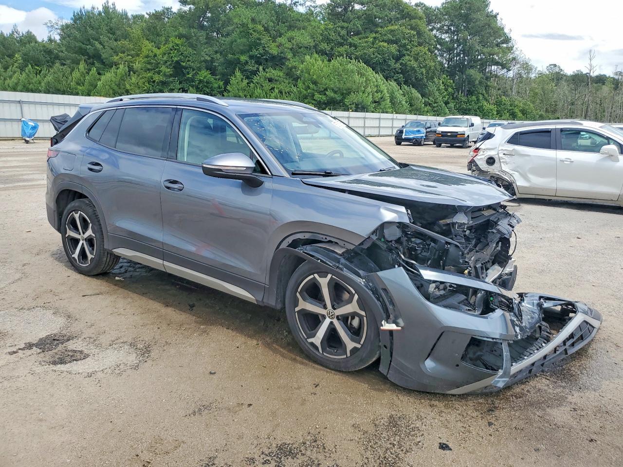 2025 Volkswagen Tiguan Se - Image 4