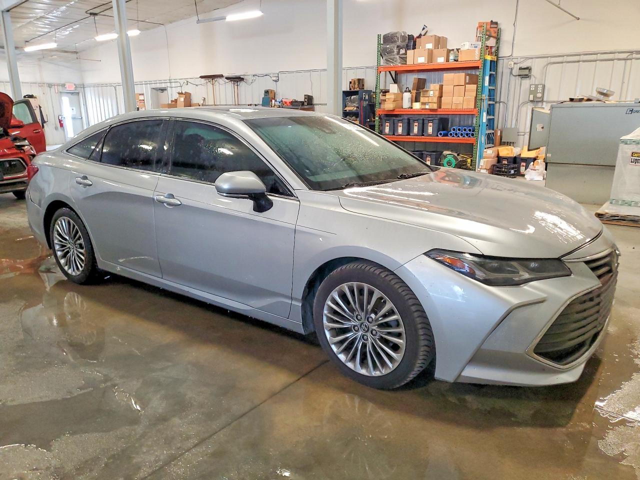 2019 Toyota Avalon Limited - Image 4