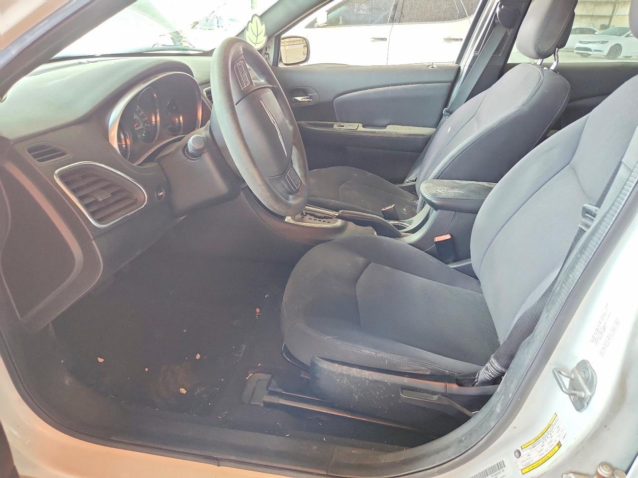 2012 Chrysler 200 Lx - Фото 7