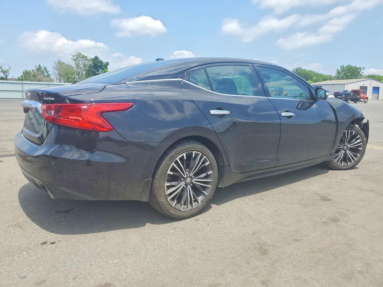 2017 Nissan Maxima Platinum - Image 3