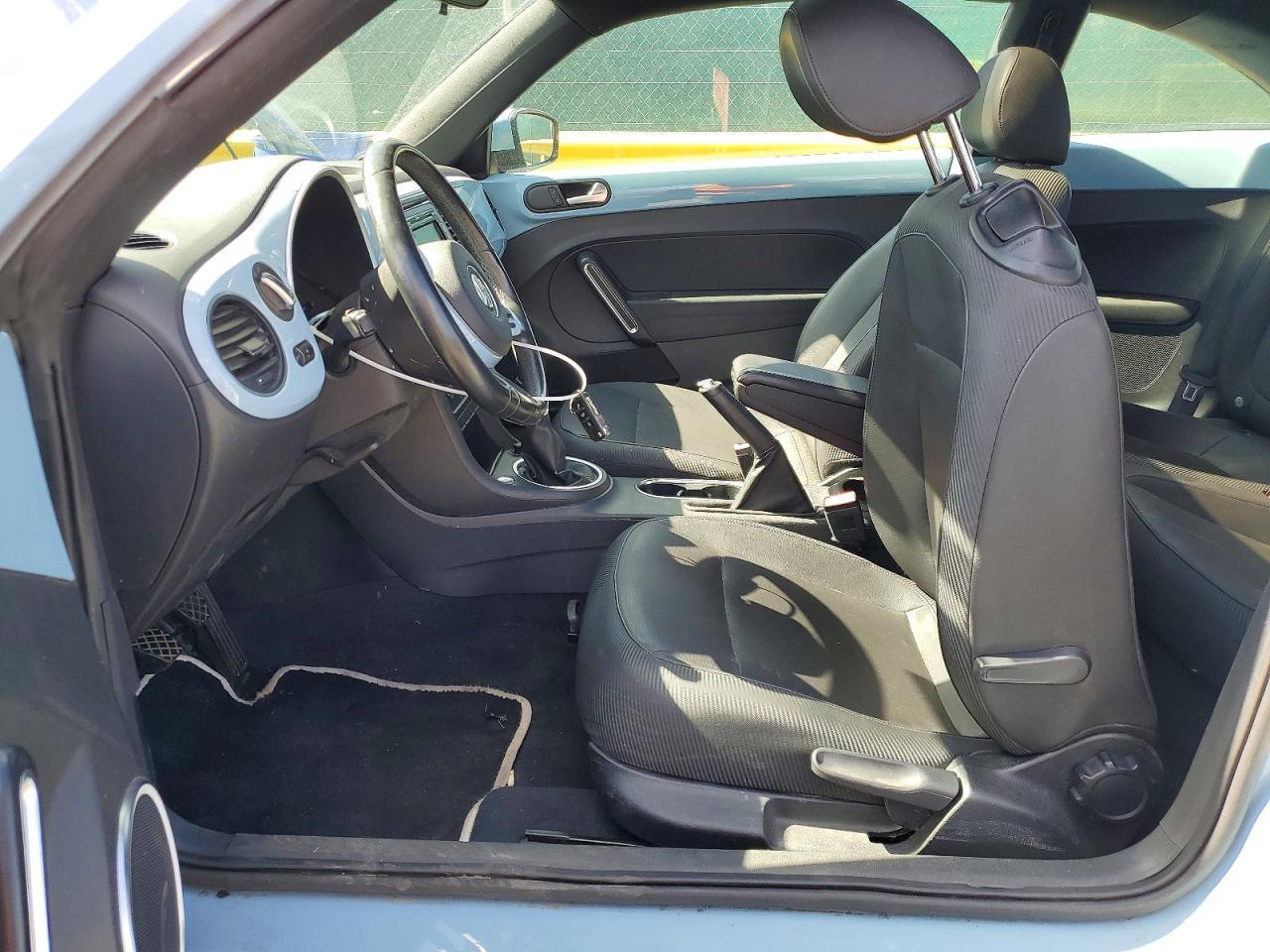 2015 Volkswagen Beetle 1.8T - Image 7