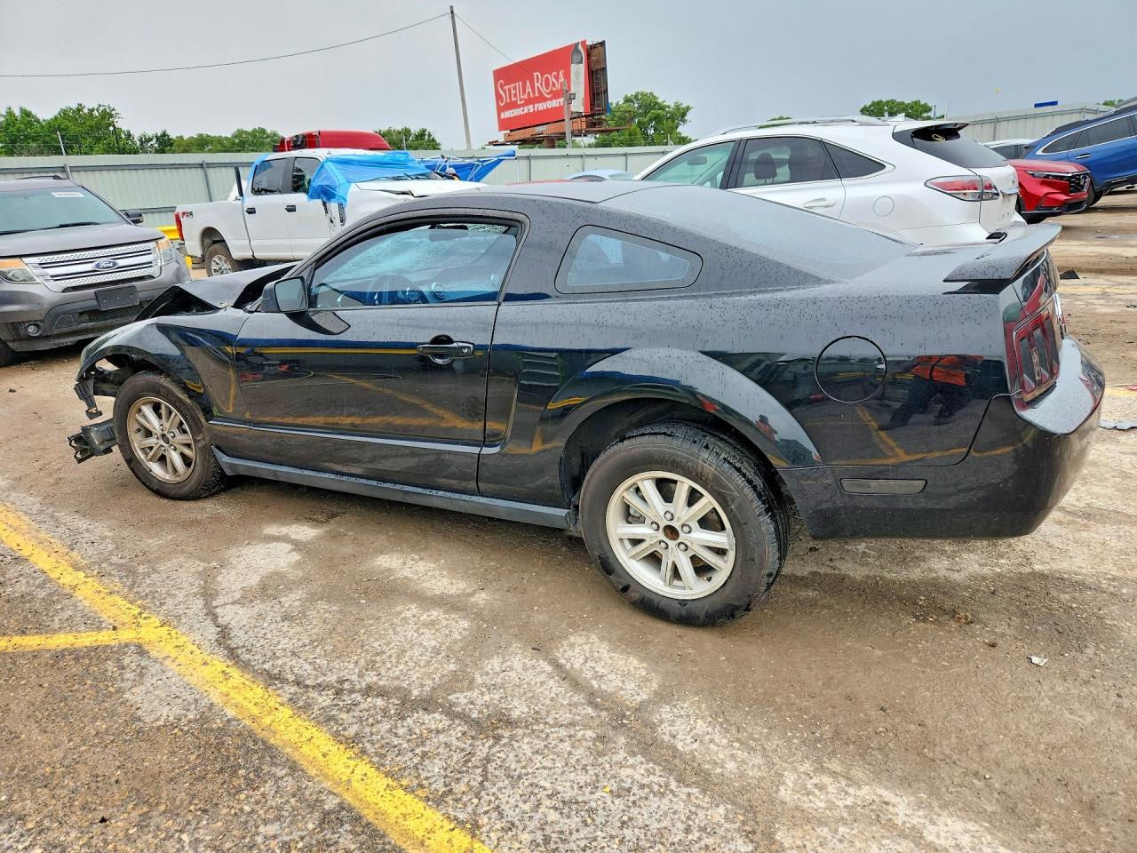 2006 Ford Mustang - Image 2