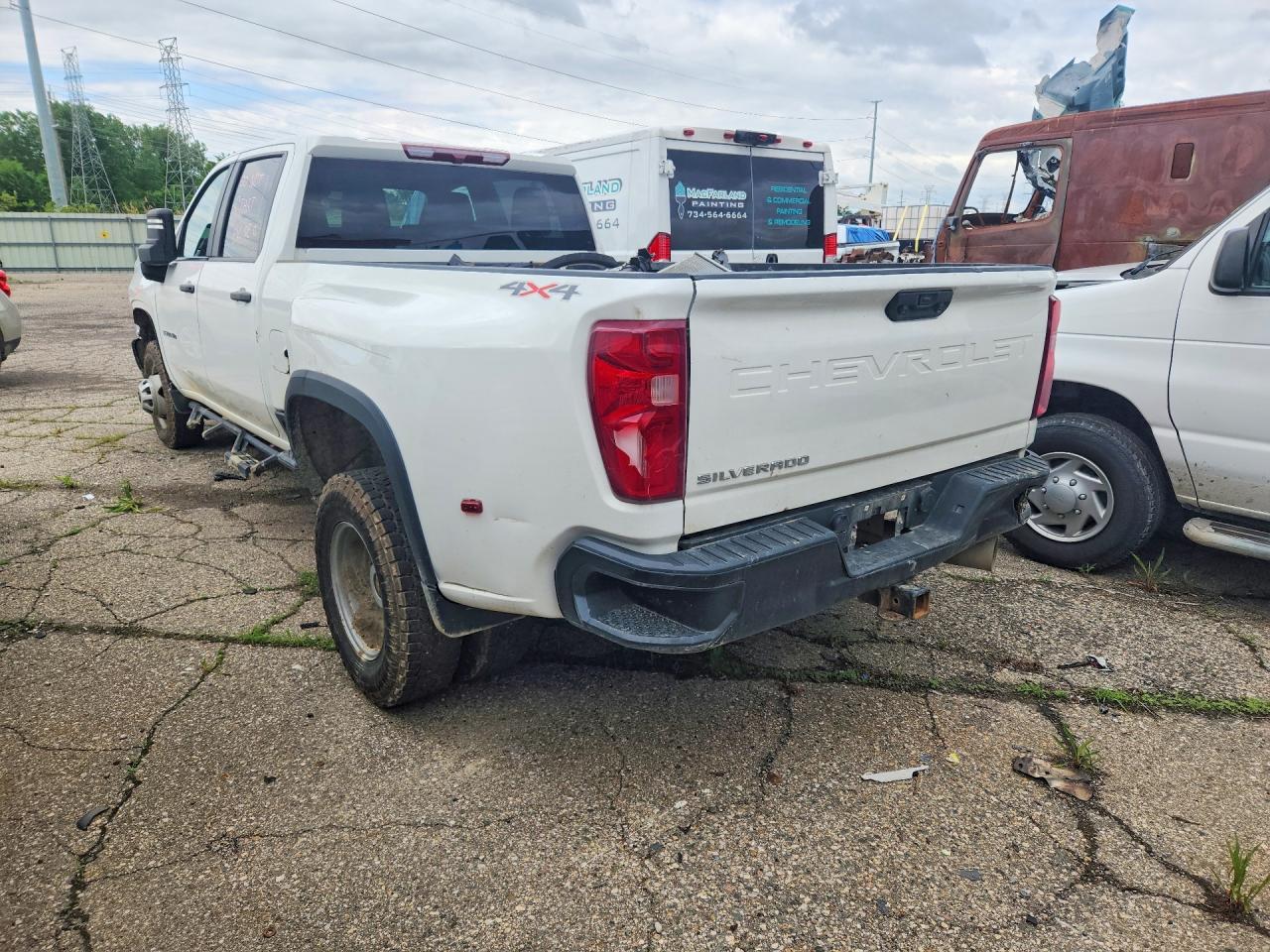 2022 Chevrolet Silverado K3500 - Image 2