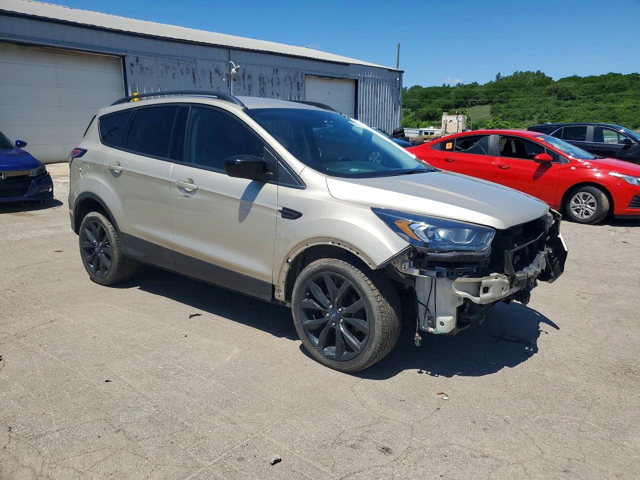 2018 Ford Escape Se - Фото 4